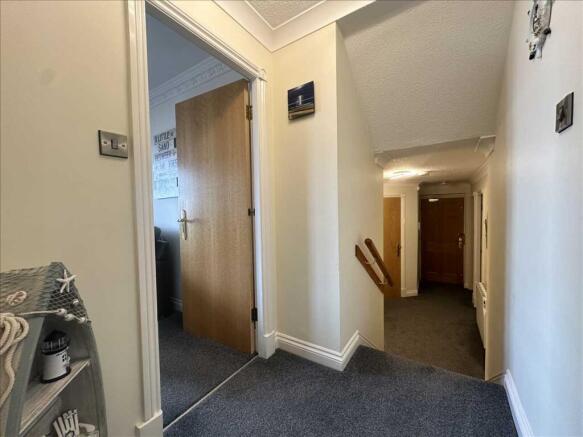 2 bed Flat for sale Image 12