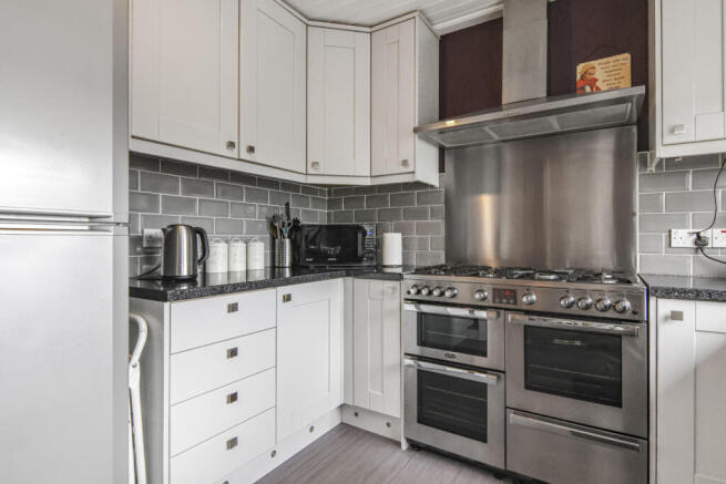 4 bed Semi-Detached for sale Image 9
