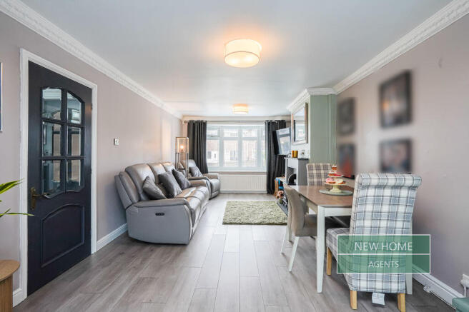 3 bed Semi-Detached for sale Image 4