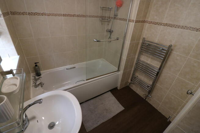 3 bed Semi-Detached to rent Image 10