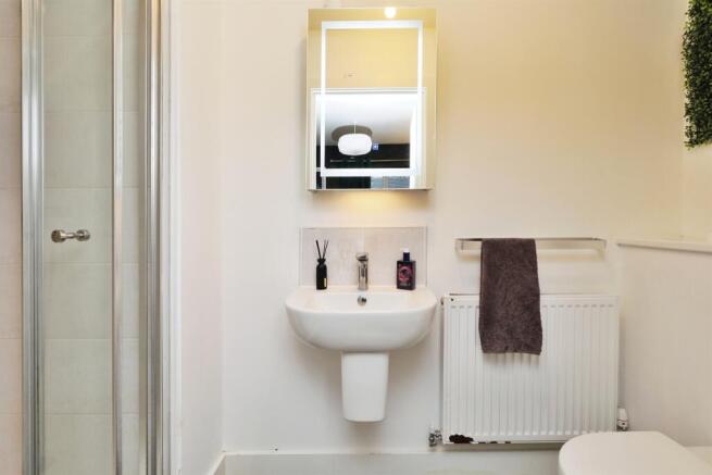 3 bed Semi-Detached for sale Image 12
