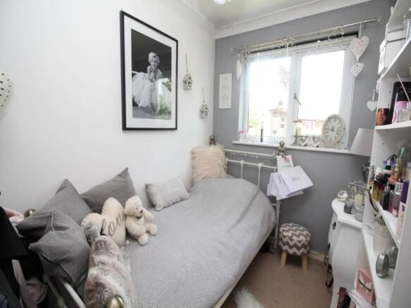Bedroom 2.JPG