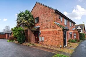 44, Ryves Avenue, Yateley GU46 6FD