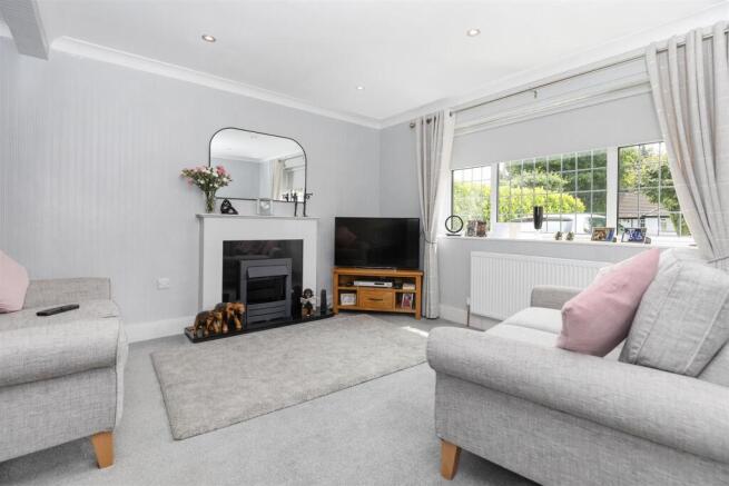 Bramleys Estate Agents - Gernhill Avenue - Fixby (