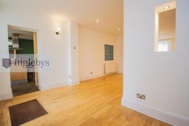 4 bed Terraced for sale Image 8