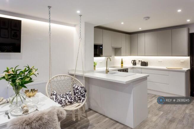 5 bed Terraced to rent Image 6