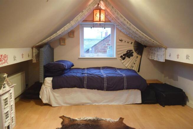 Bed 3.JPG
