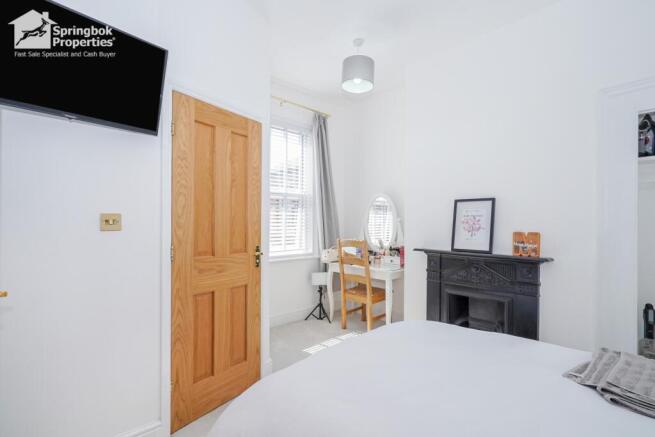 3 bed Terraced for sale Image 11