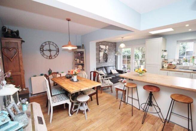 Kitchen/dining...