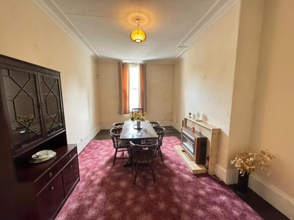 5 bed Terraced for sale Image 5