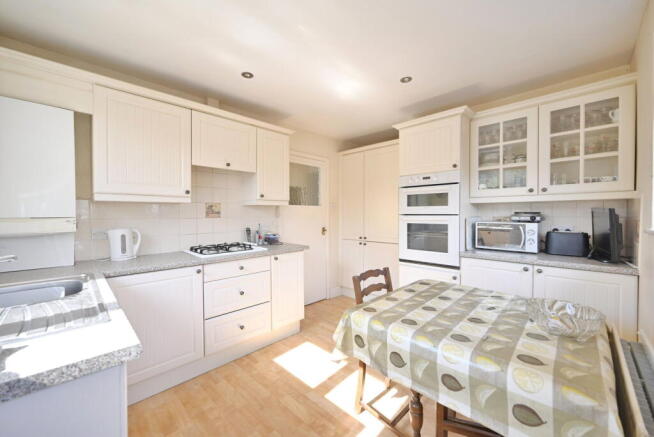 2 bed Semi-Detached Bungalow for sale Image 7