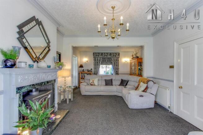LOUNGE: