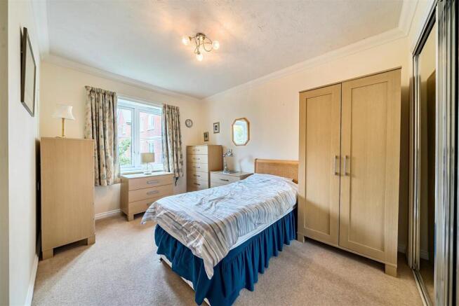1 bed Retirement Property for sale Image 7