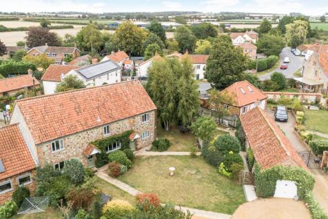 Five Bedroom Barn Conversion with Annexe in Gayton