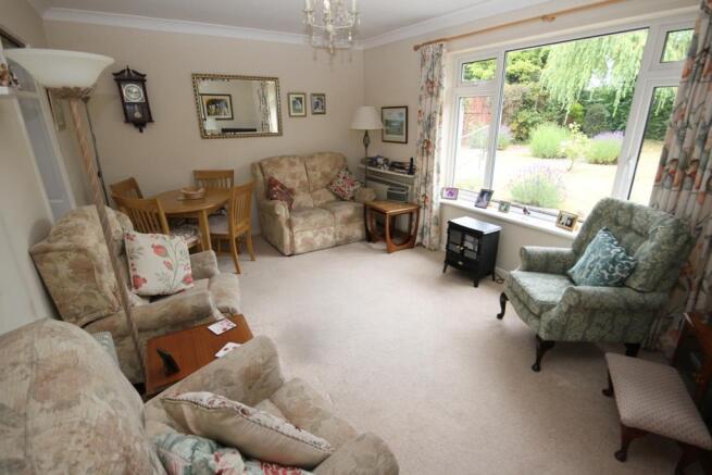 Lounge/Dining Room (