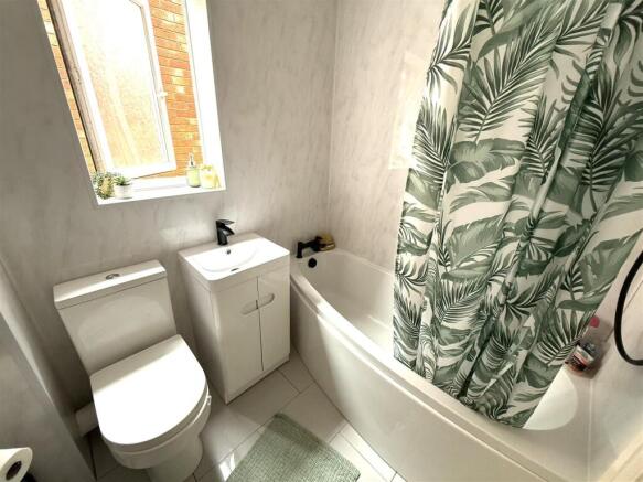56 eaton bath.jpeg