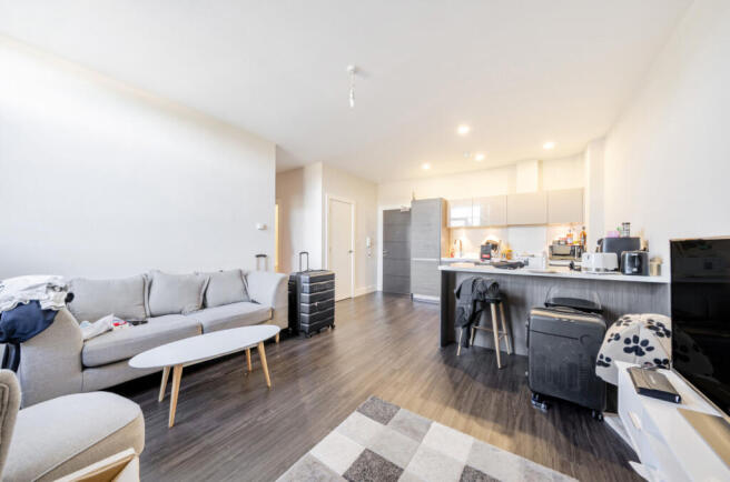 2 bed Flat for sale Image 5