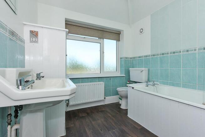 Bri-Bathroom_2.jpg