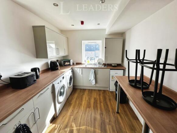 1 bed House to rent Image 5