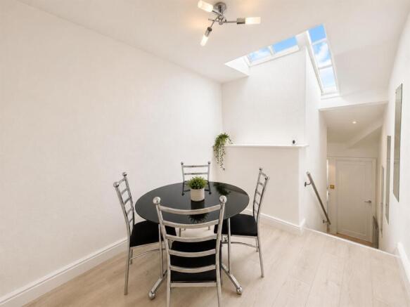 2 bed Apartment for sale Image 6