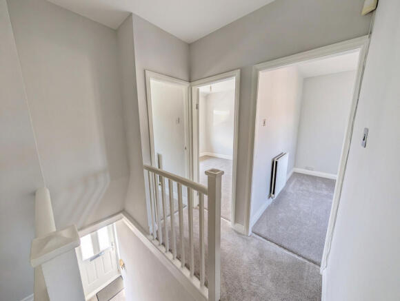 3 bed Terraced for sale Image 11