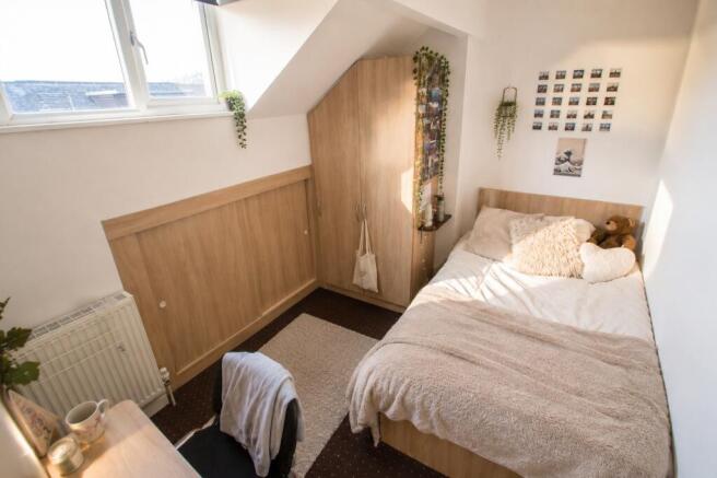 4 bed Terraced to rent Image 4