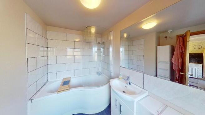 Ensuite Bathroom W/C