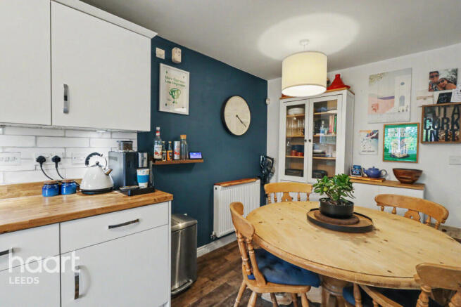 3 bed Town House for sale Image 5