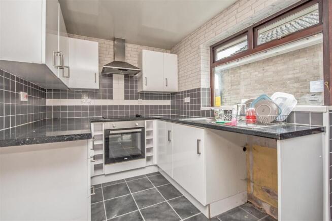 Fitted Kitchen: