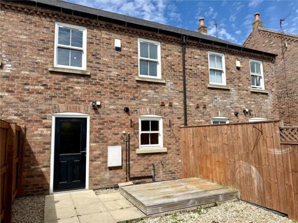 3 bed Terraced for sale Image 9