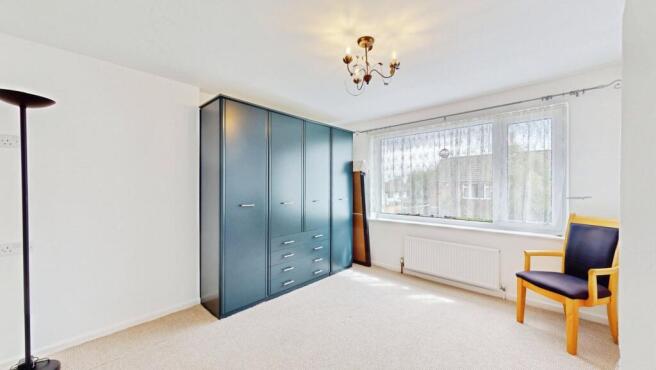 4 bed Semi-Detached for sale Image 10