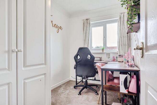3 bed Semi-Detached for sale Image 9