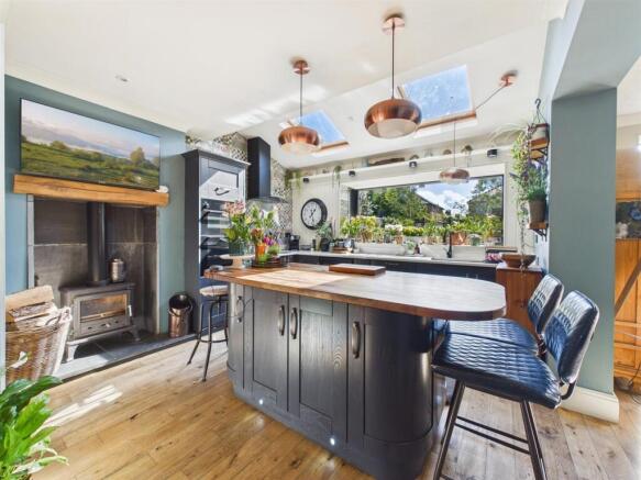 Kitchen: