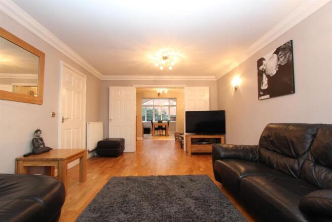 2 Parsons Court thro