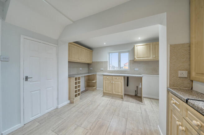 1363029-4-68deb0a...