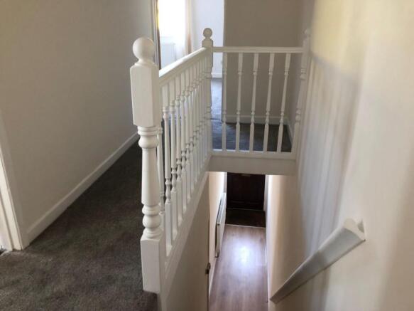 FIRST FLOOR LANDING