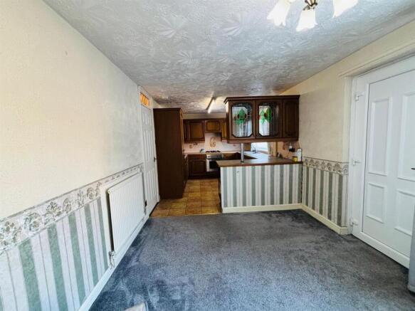 Fitted Dining Kitchen: