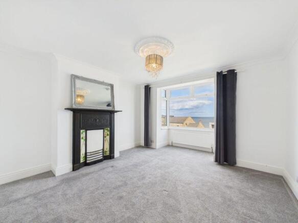 2 bed Flat for sale Image 4