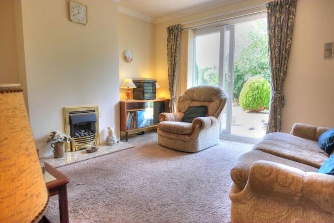 Lounge/Dining Room