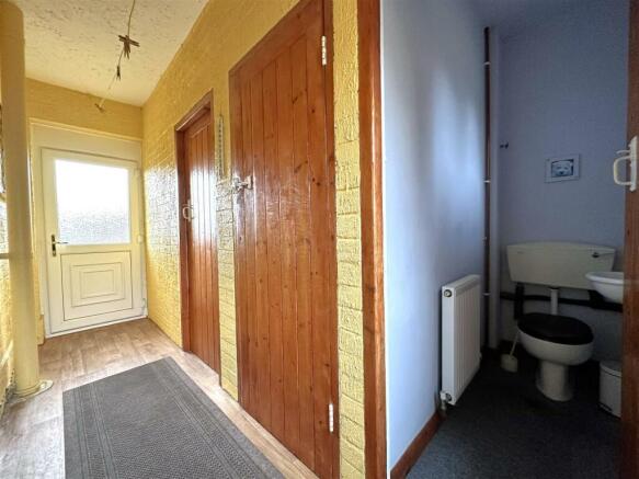 Side Hall, WC & Stores 326