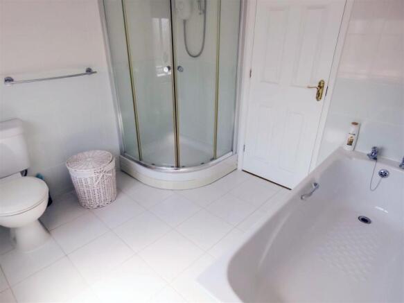 En Suite Bathroom.JP