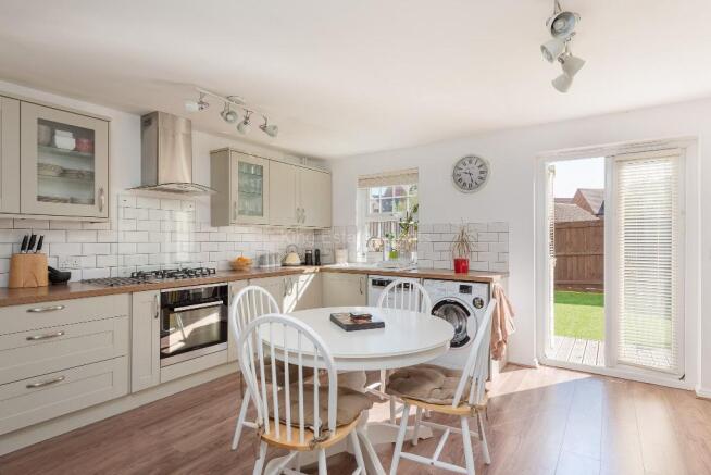Kitchen/Dining/family room