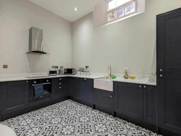 Kitchen pic 1.jpg