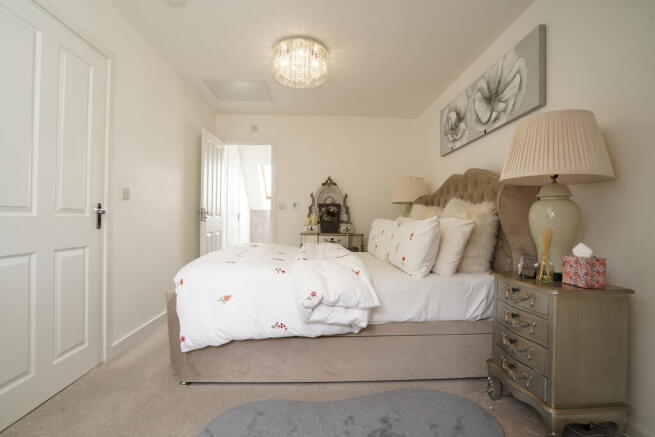 3 bed Semi-Detached for sale Image 10
