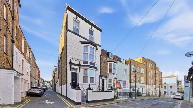 19aaddington56.jpeg