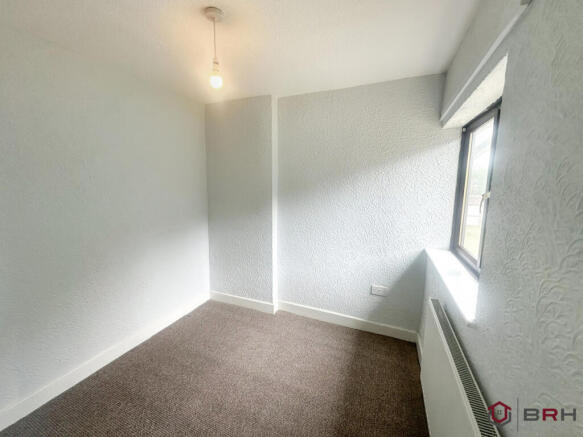 3 bed Semi-Detached to rent Image 5