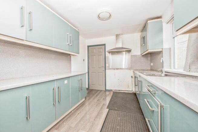 5 bed Bungalow for sale Image 5