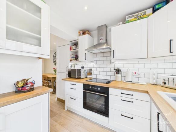 CAM01995G0-PR0261-STILL006