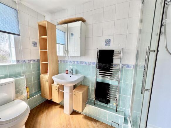 2 bed End of Terrace to rent Image 5