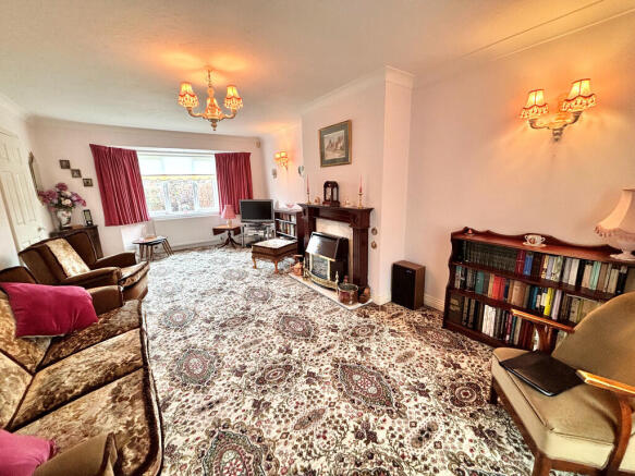 4 bed Detached for sale Image 4